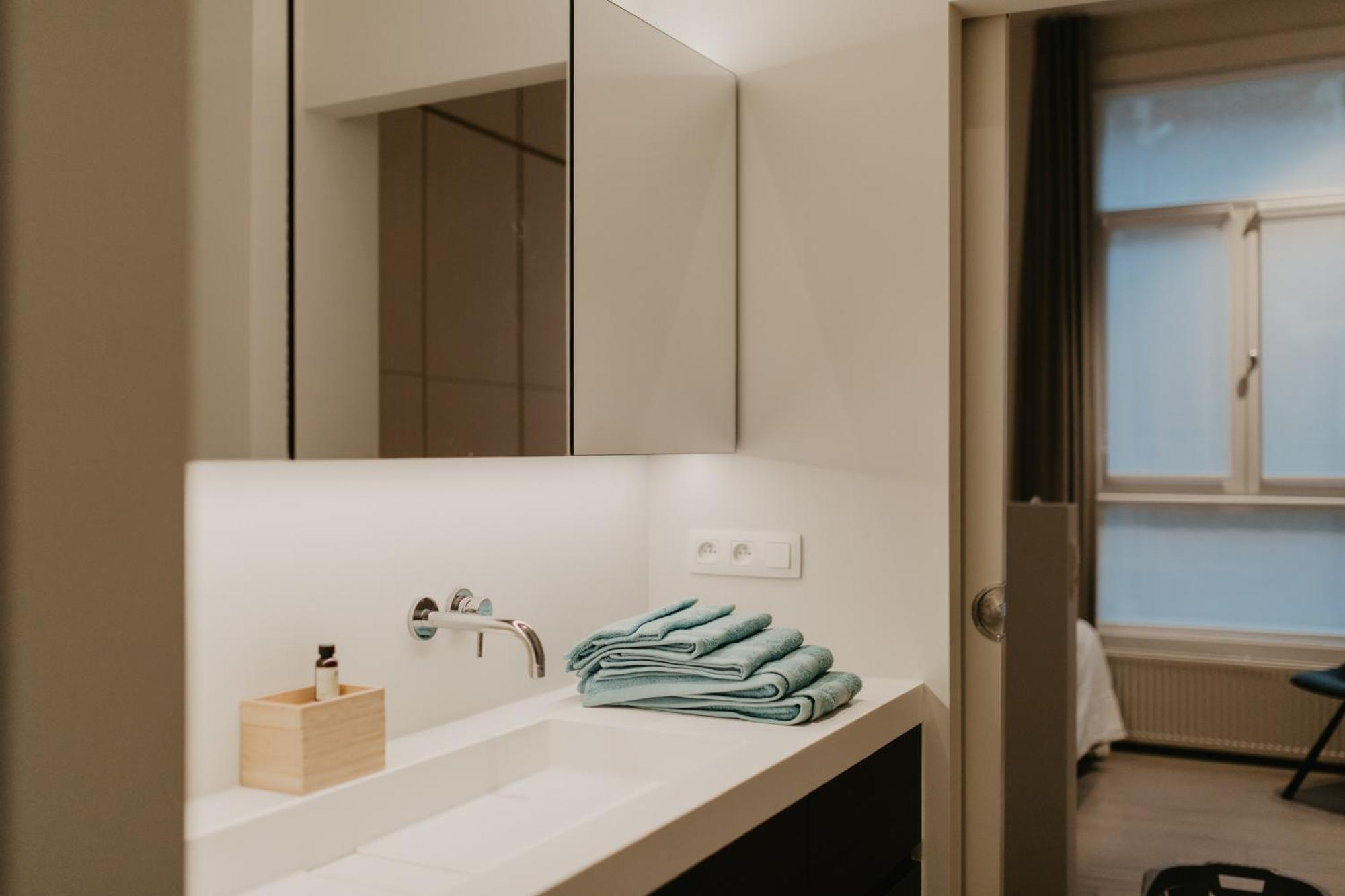 Blue Bird Residence Suite Moriaan Antwerpen Exteriör bild